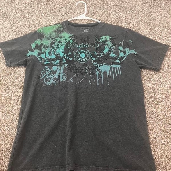 sick vintage graphic T
no flaws