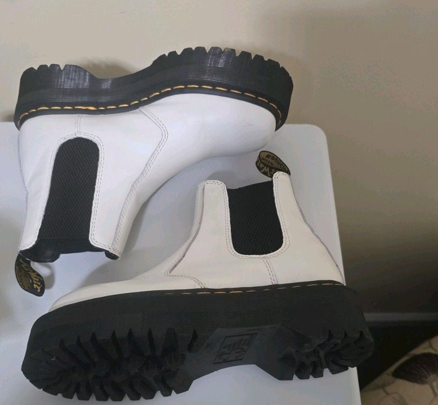 Doc Martens 2976 Chelsea Platform Boots Quad Smooth White Leather US SZ 8 BH 6