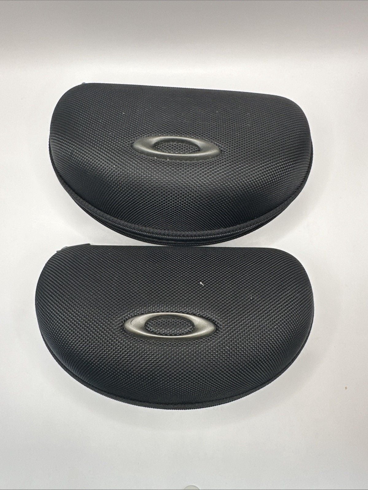 OAKLEY BLACK SUNGLASSES CASE x 2 1