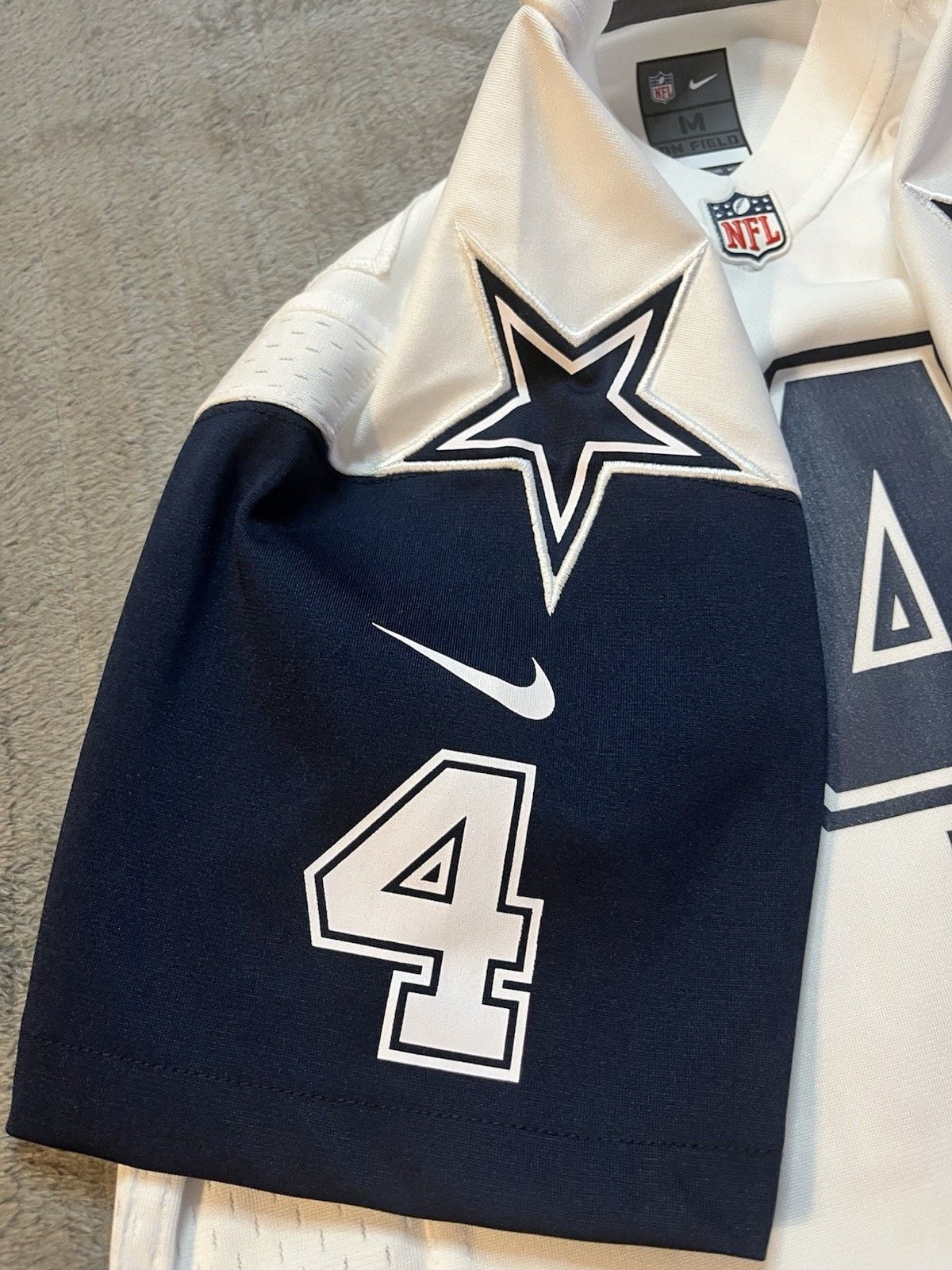 Youth Nike Dallas Cowboys Dak Prescott NFL Jersey On Field #4 Size Medium 10-12 7