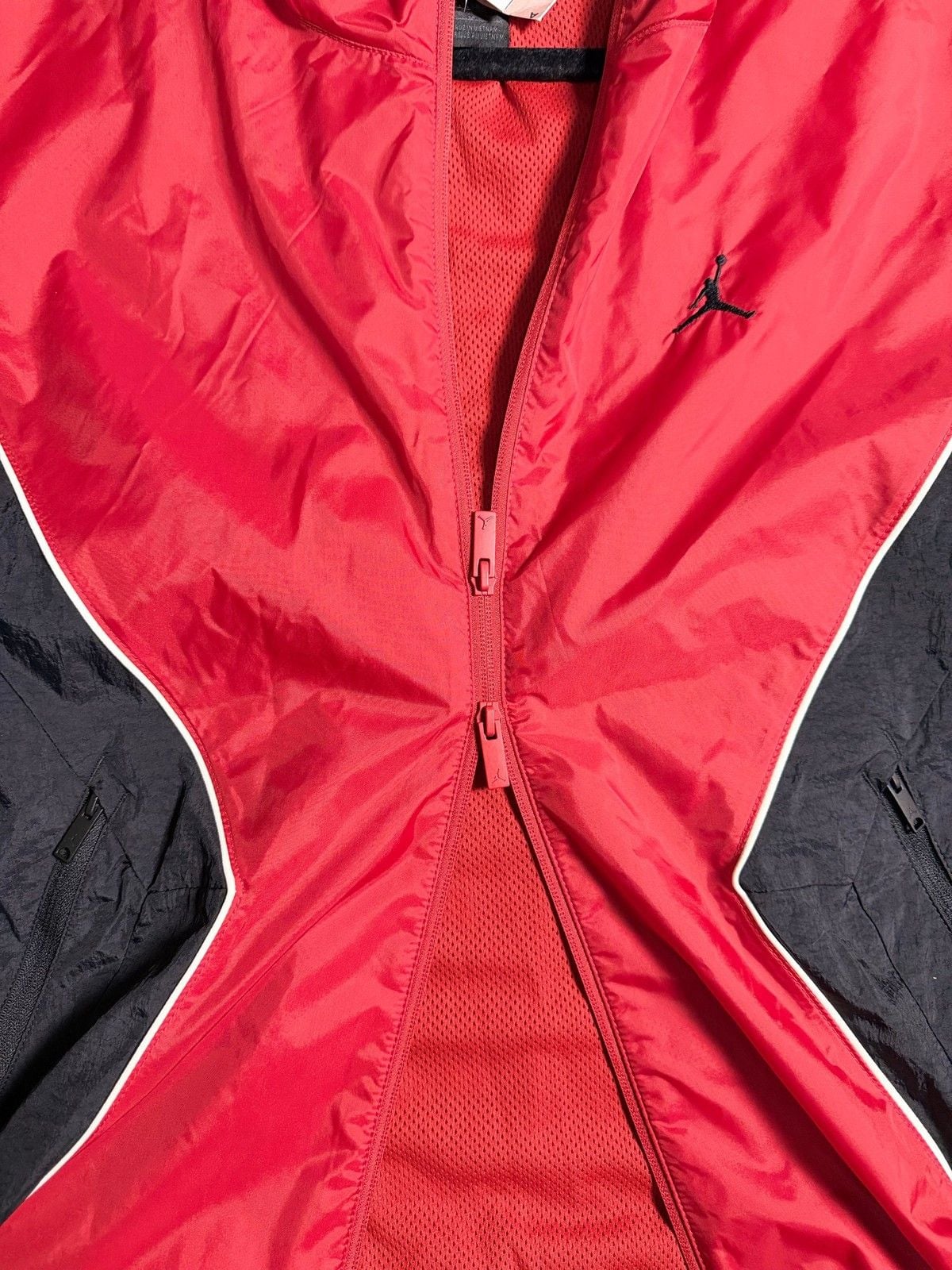 Jordan Men’s Medium Red Black Hooded Jacket Jumpman 2-Way Full Zip NWT 6