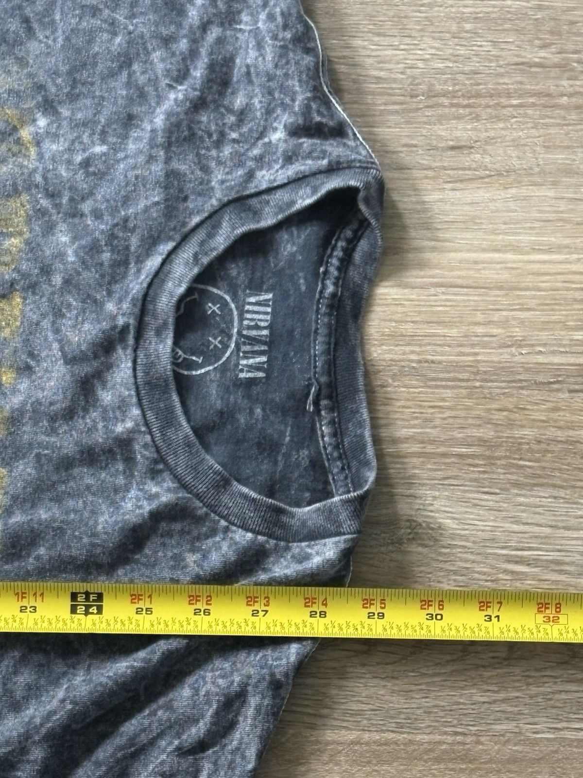 Nirvana Smiley Face Graphic Band T Shirt XL Gray Acid Wash 100% Cotton Grunge 8