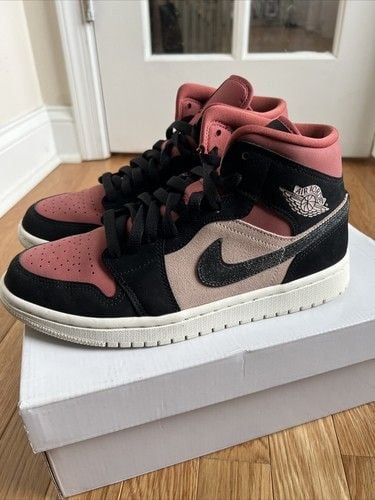 Women’s Jordan 1 Mid 2