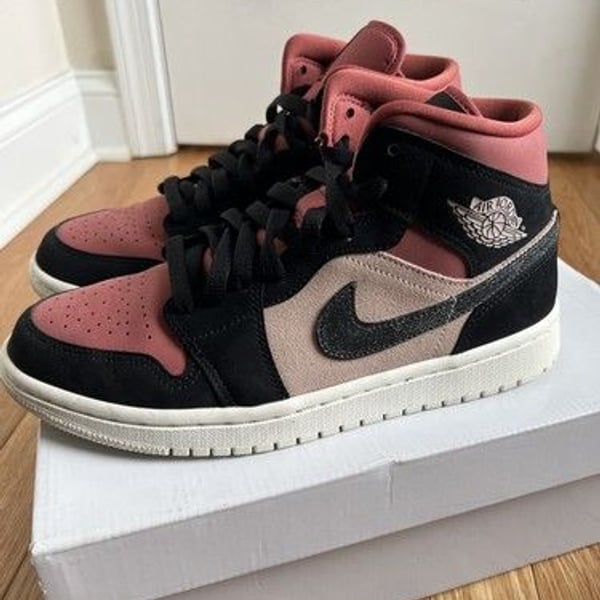 Women’s Jordan 1 Mid