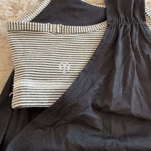 Lululemon Black Racerback Athletic Tank Top built in Bra Gym Outdoor Gorpcore Size S 8