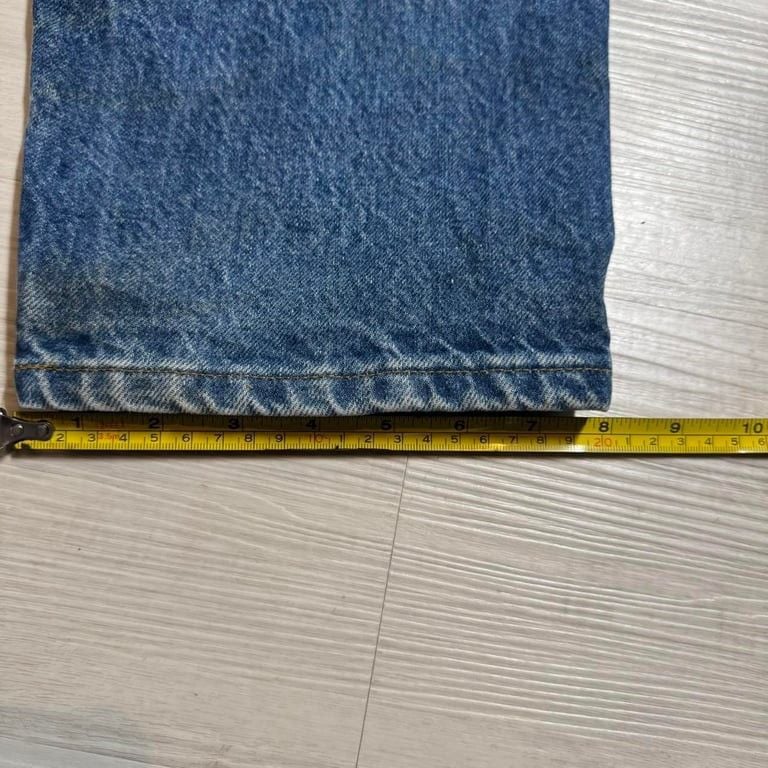 π₯ 1990s Carhartt Relaxed Fit Jeans β 36x30 π₯
Classic vintage Carhartt denim built to last! These 1990s Carhartt relaxed-fit jeans are perfect for workwear and streetwear lovers alike. Featuring a medium blue wash, Carhartt back patch, and durabl 5