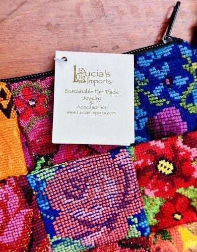 NWT Lucia’s Imports Fair Trade Guatemalan Art Culture Beautiful Make Up Bag 11x8 4