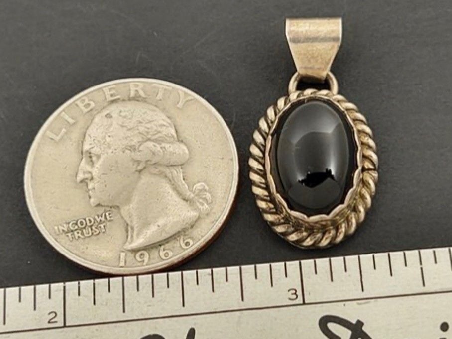 Native American Sterling Silver Black Onyx Pendant RRT Hallmark Rope Bezel 3