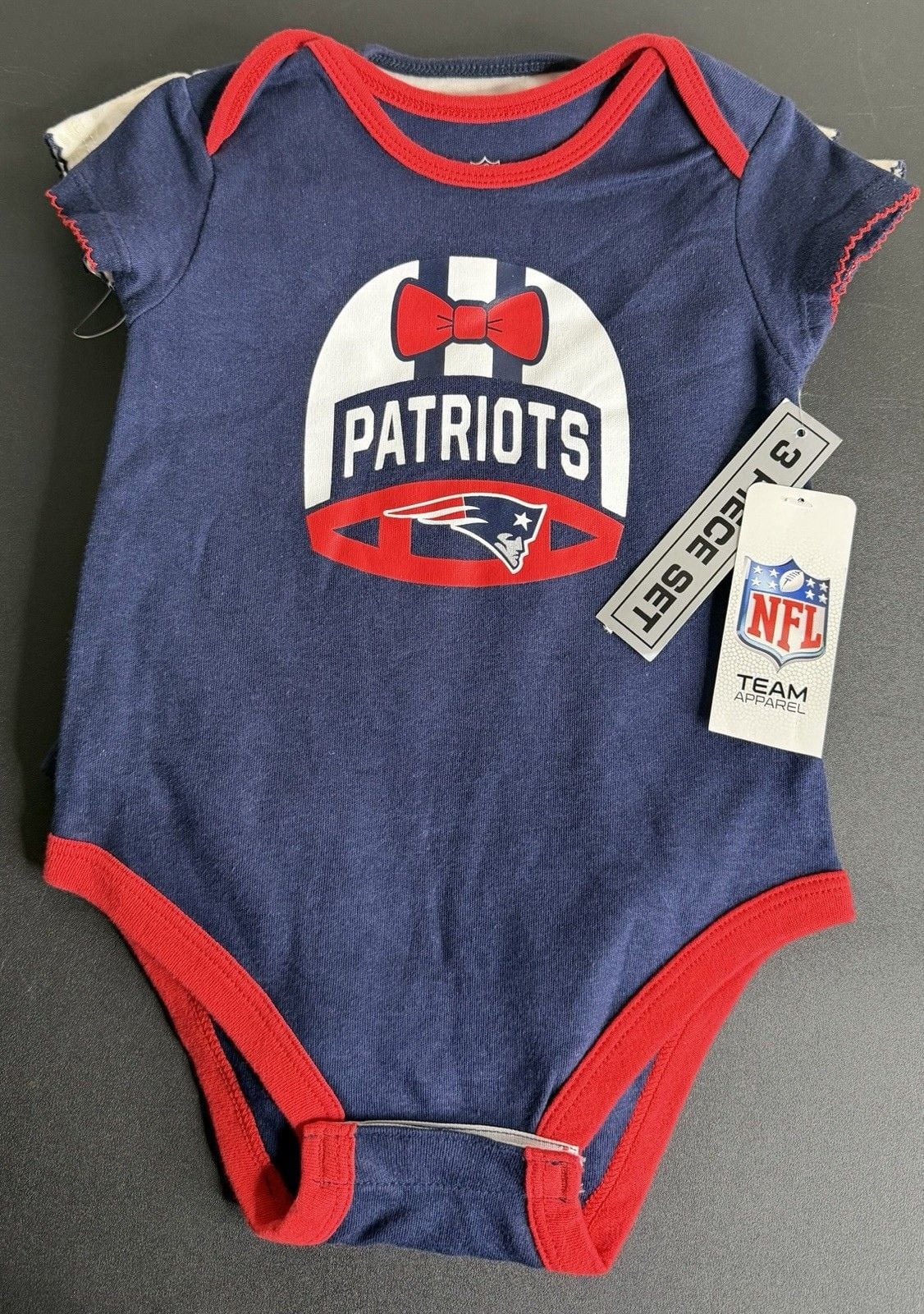 NFL Team Apparel New England Patriots infant 3-piece bodysuit set 1