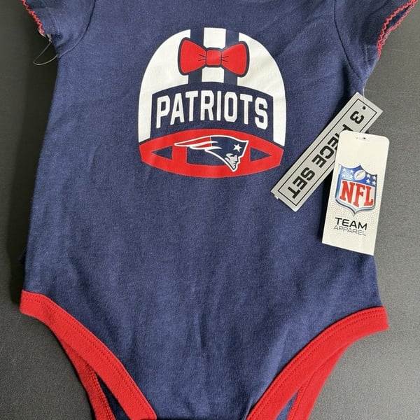 NFL Team Apparel New England Patriots infant 3-piece bodysuit set
