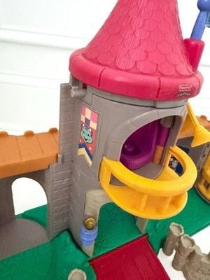 Vintage 2003 Little People Castle Playset with Lights & Sounds + Accessories 3