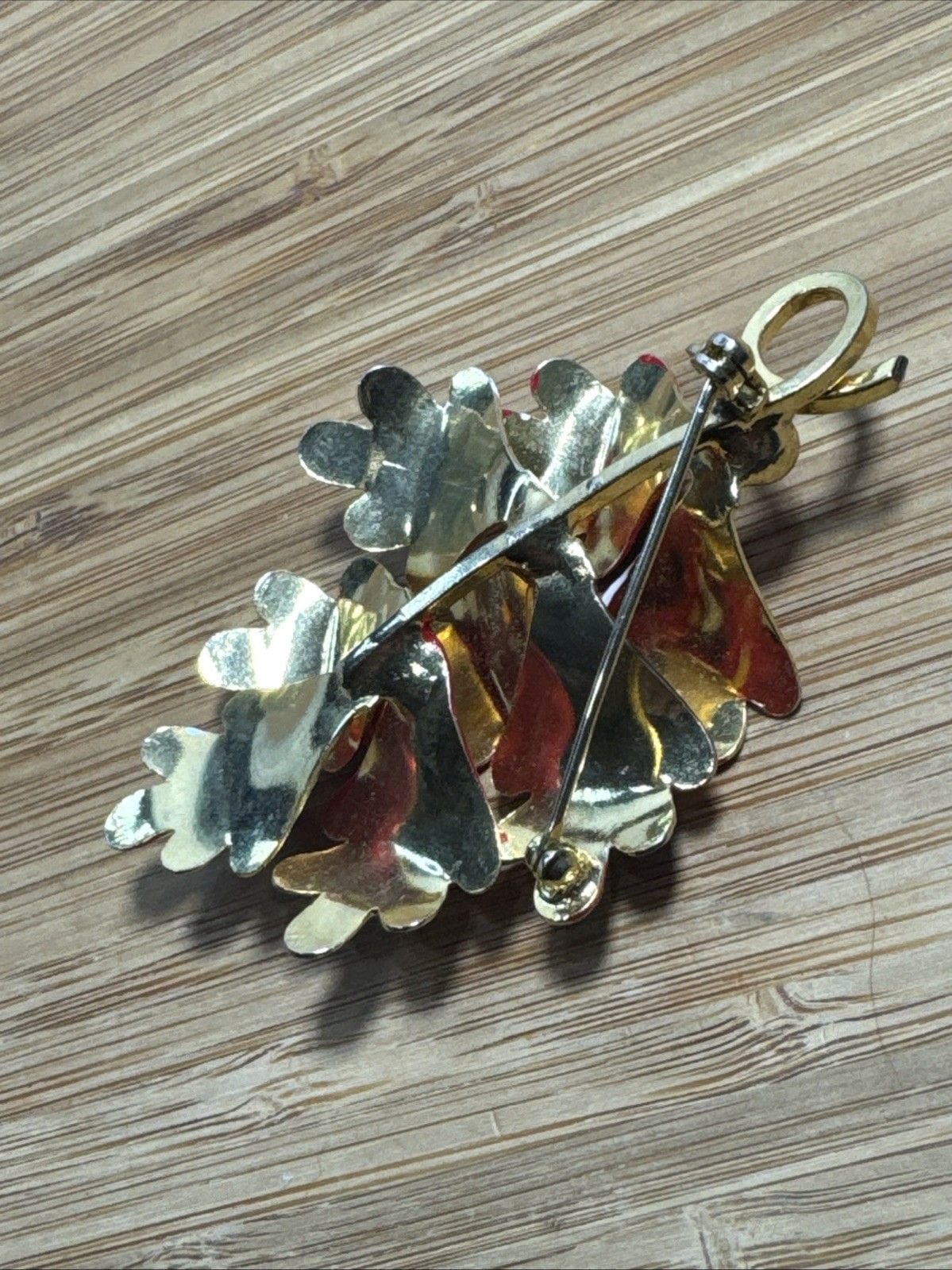 Vintag MCM Enamel Flower Brooch Pin Textured Gold Tone Strawberry Leaves 2.25" 6