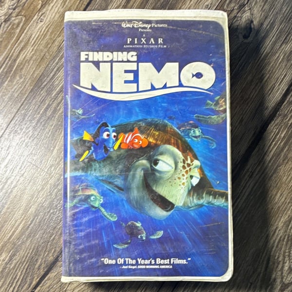 Walt Disney Pictures Finding Nemo VHS NTSC 2003 G Bonus Feature English