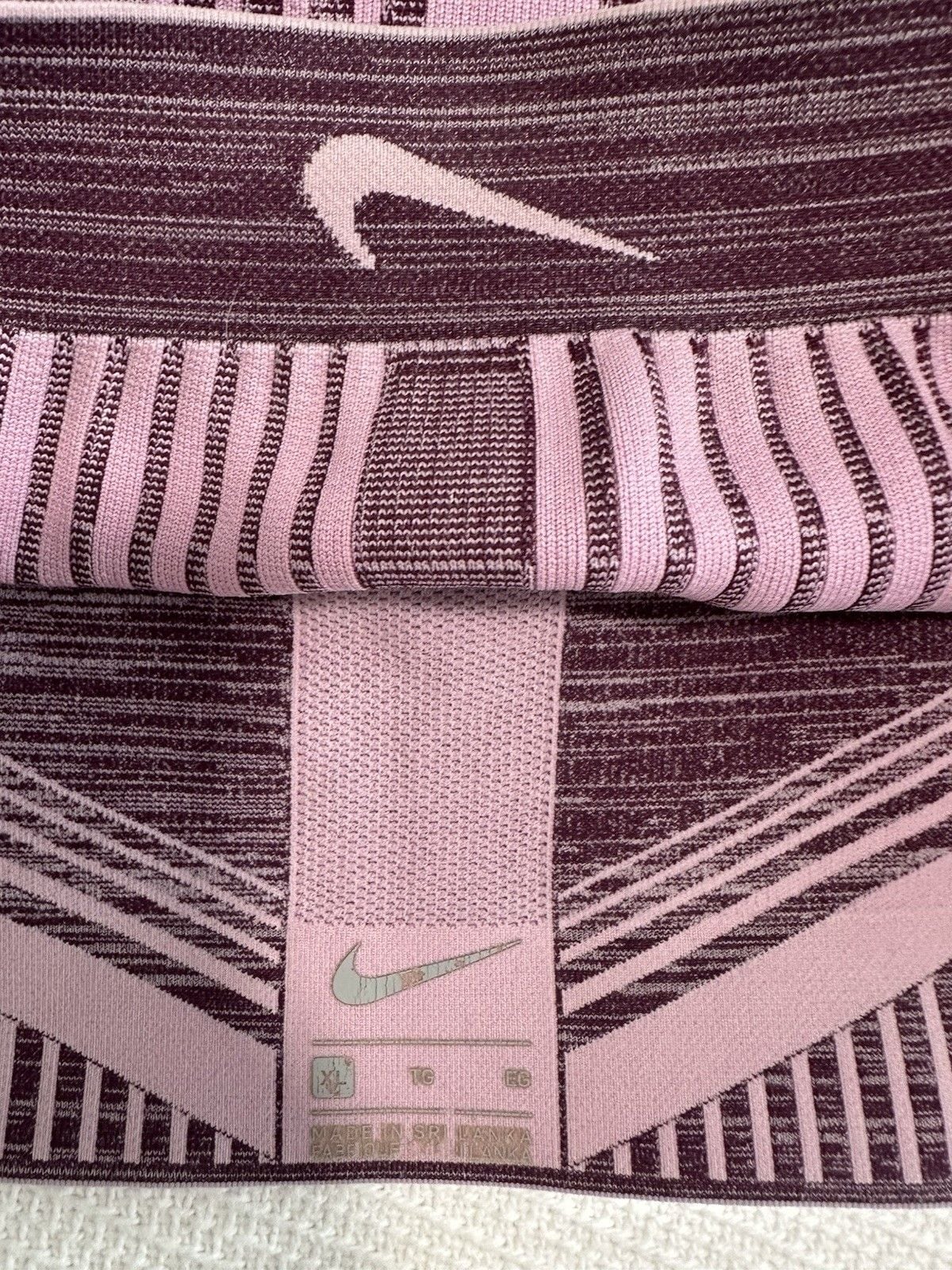 Nike Sports Bra Pink Purple Seamless Medium Support Size XL 3
