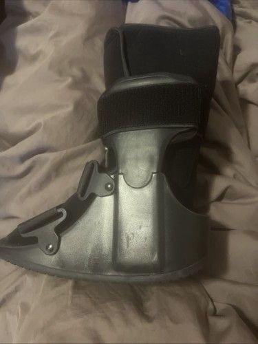 United Ortho Air Stabilizer Ankle Walker Fracture Boot Small/Medium 8