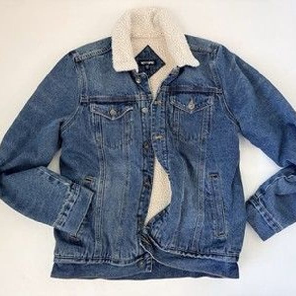 Hot Topic Denim Jacket Men's Small Sherpa Lined Collar Jean Trucker