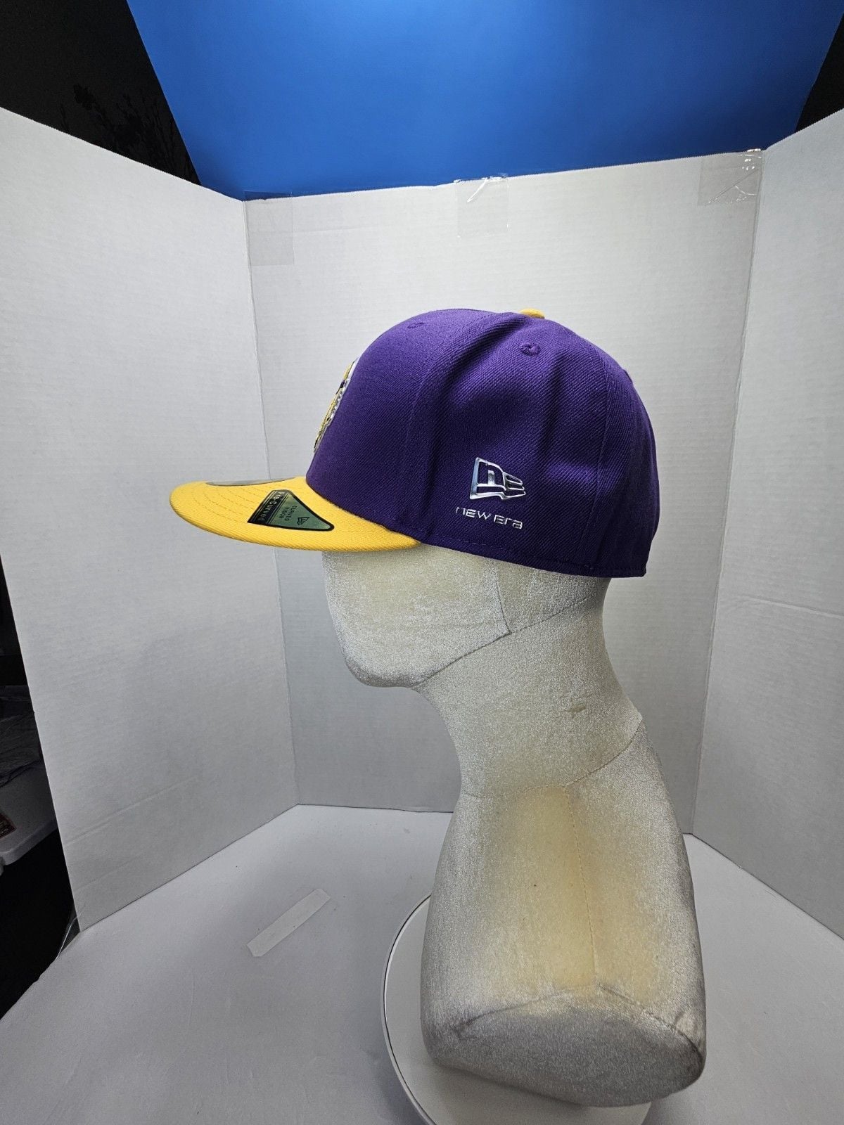 New Era Minnesota Vikings 59FIFTY Fitted Hat 7 1/4 Purple Gold Pre-Curved NWT 8