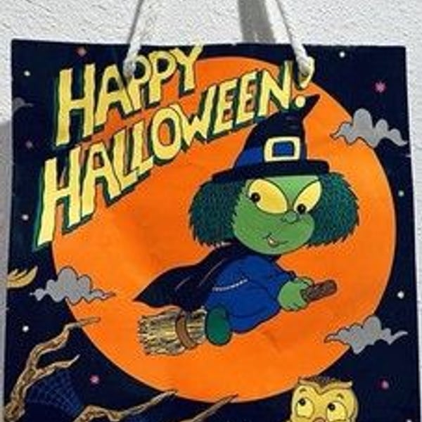 RARE VTG NOS Happy Halloween Witch Flying Over The Moon Gift Bag Made In Taiwan