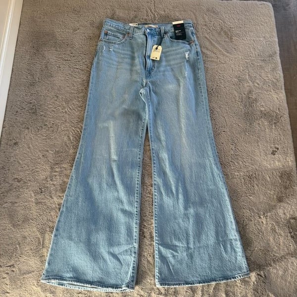 NWT Levi's Ribcage Bell High Rise Flare Jeans Size 32*32 Premium Baggy