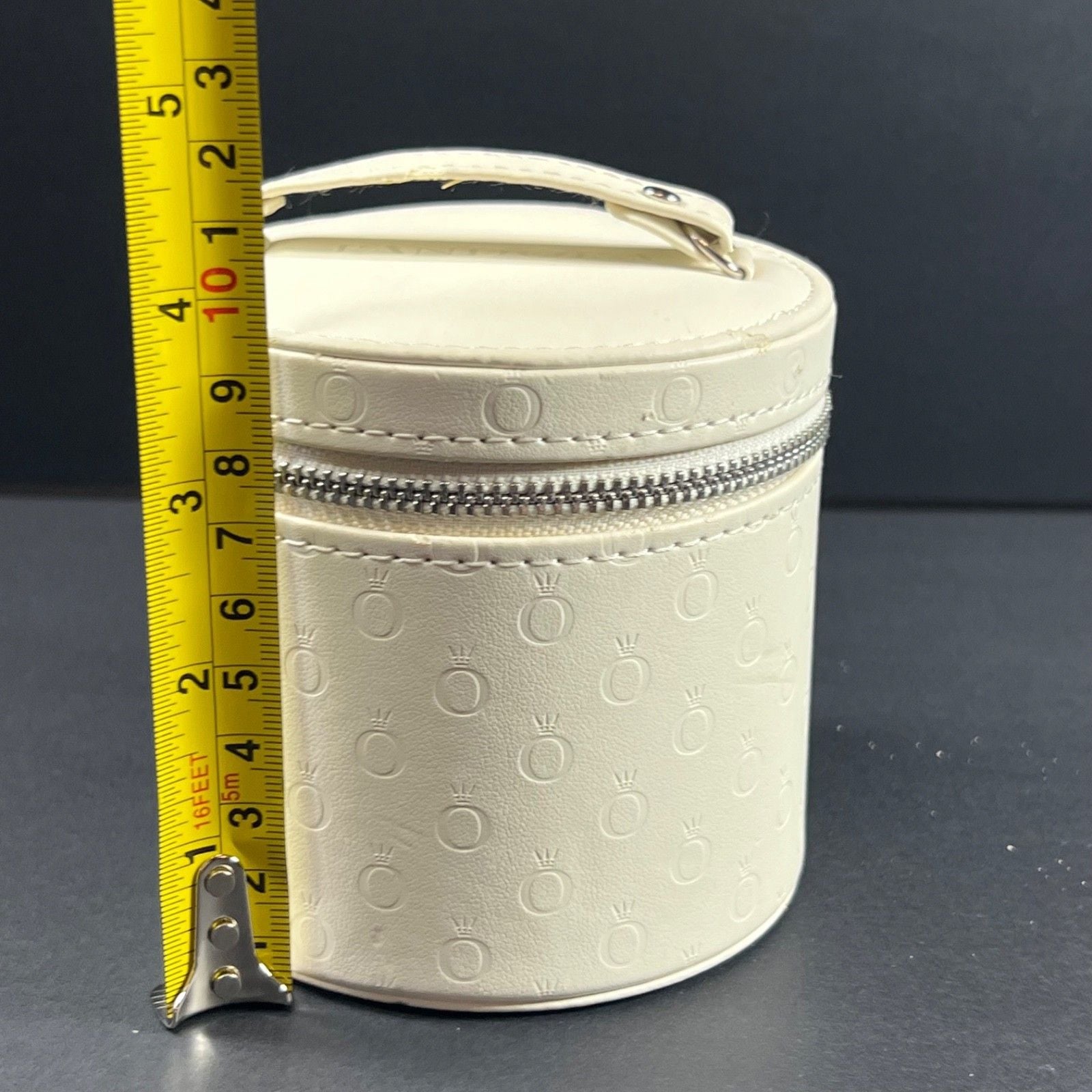 Pandora Round 3.75" Travel Jewelry Case with Zipper Removable Tray and Mirror 14