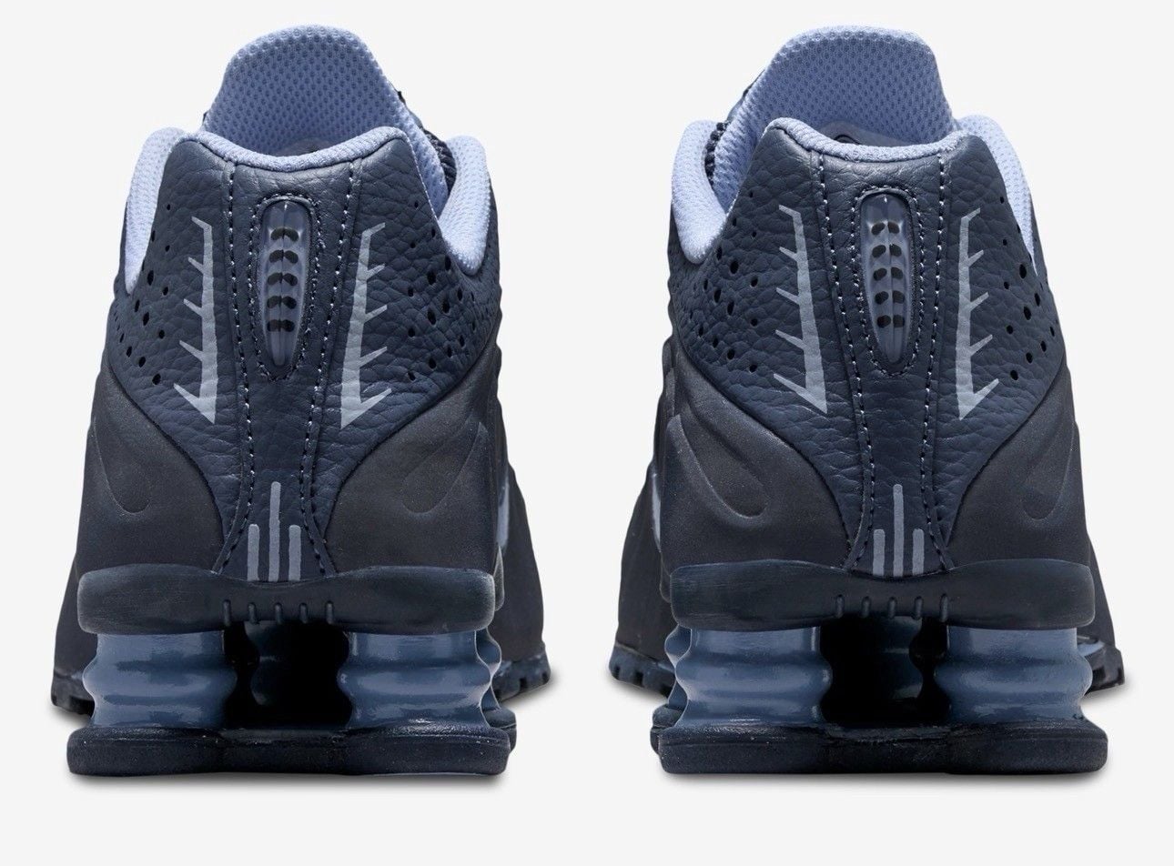 Nike Shox R4 (GS) Obsidian/Aluminum Low Top Lace Up US 5 IM6973-451 5