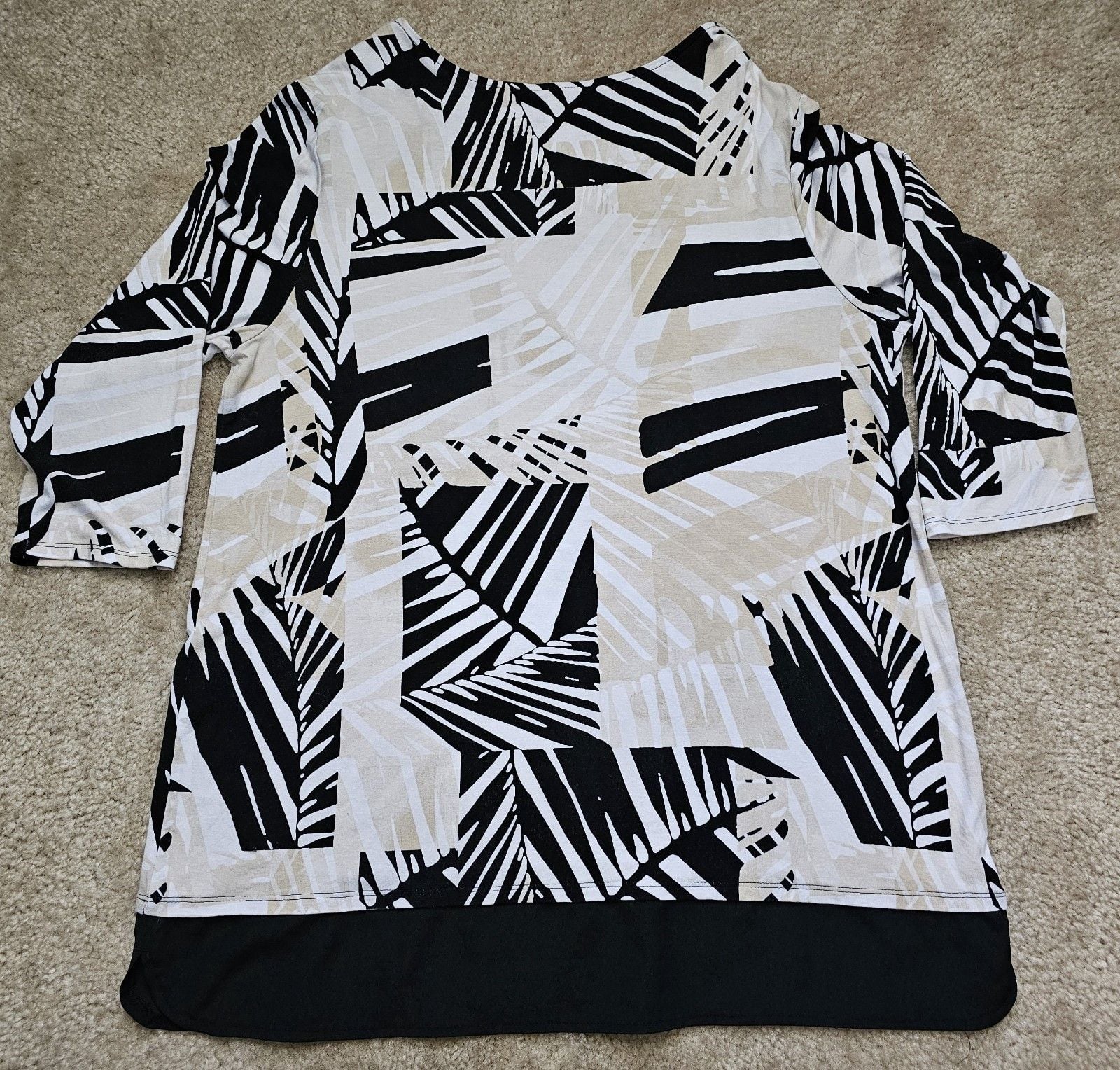 Chico's Women's Size 2 Tunic Top Black Beige Abstract Print 3/4 Sleeve Hi Low 7