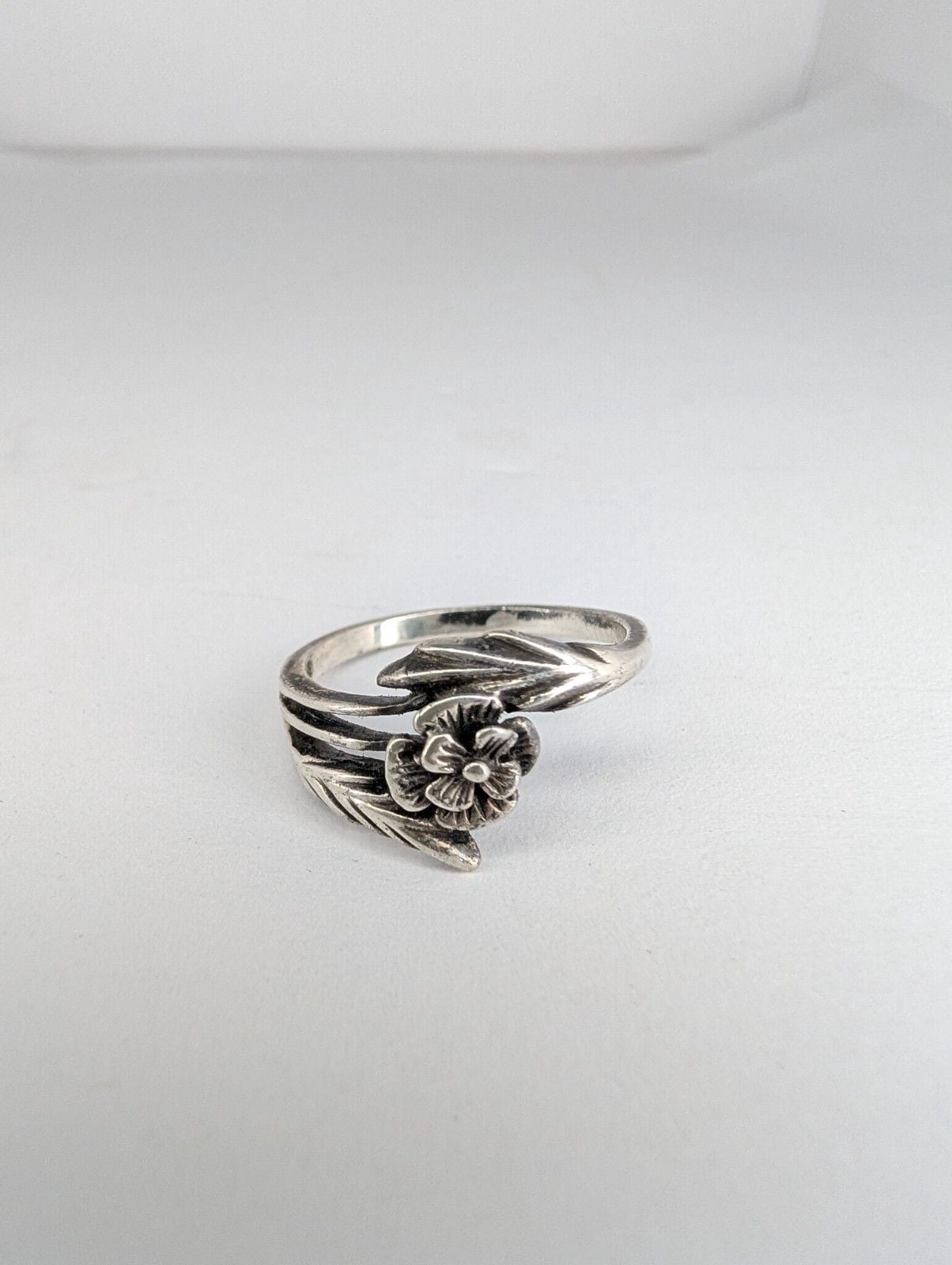 Vintage Sterling Silver Flower Ring 2