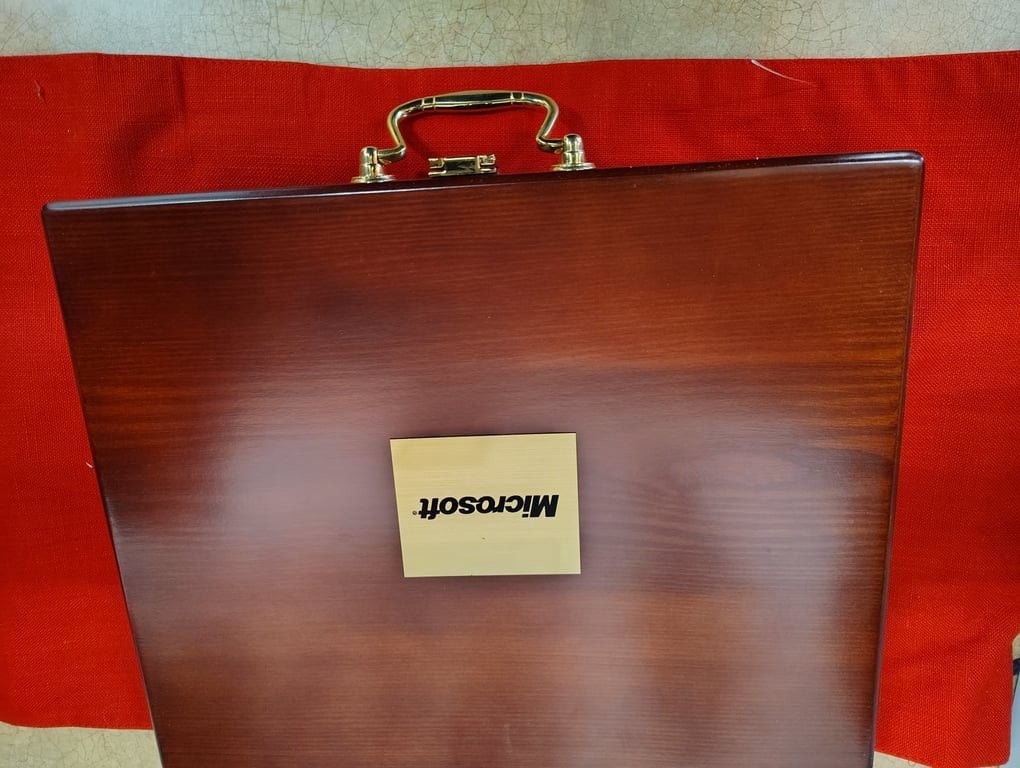Executive Golf Putter Set with Solid Rosewood Case 2