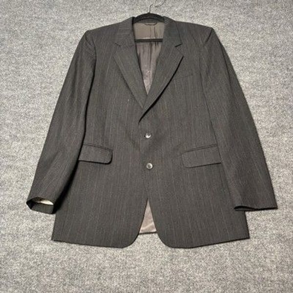 Adolfo Suit  Men’s 42R Classic Fit Charcoal Gray Wool Blend Pinstripe 
