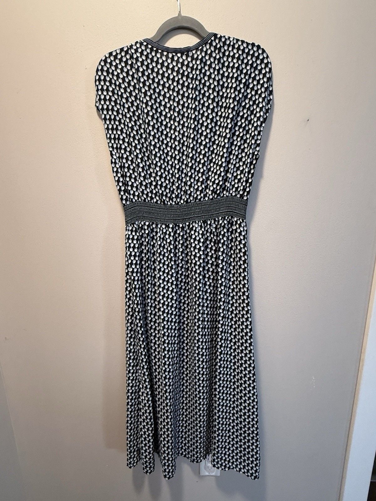 Max Studio Black White Blue Floral Midi Dress V-Neck Size S 3