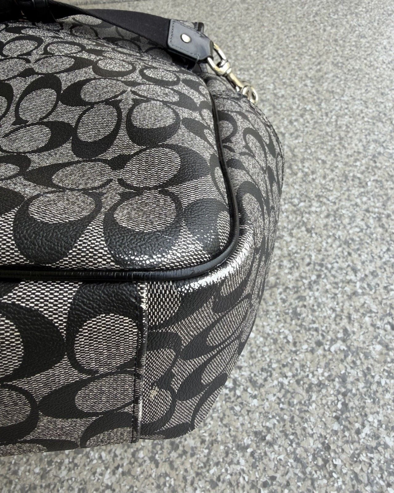 Coach Signature Messenger Crossbody Bag – Style F18373 12