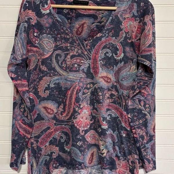 Nally & Millie USA Paisley Print Long Sleeve V-Neck Tunic Top