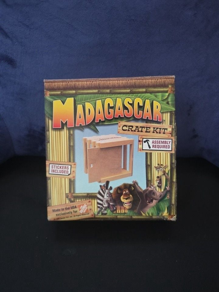 Madagascar The Movie Build Your Own Crate Kit 1