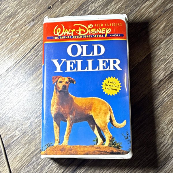 Walt Disney Old Yeller VHS NTSC G 1957 Fully Restored Edition Clamshell