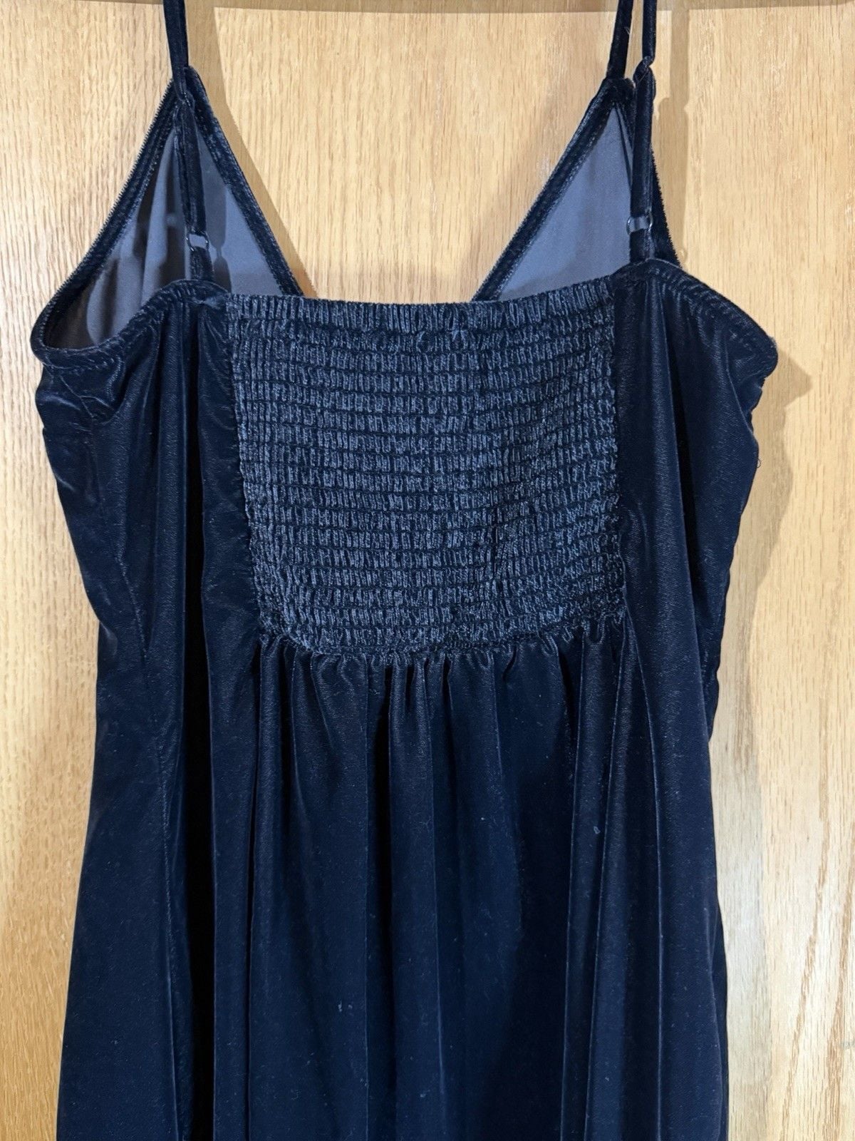 Old Navy Black Solid Sleeveless V-Neck Gown Adjustable Straps Smocked M 4