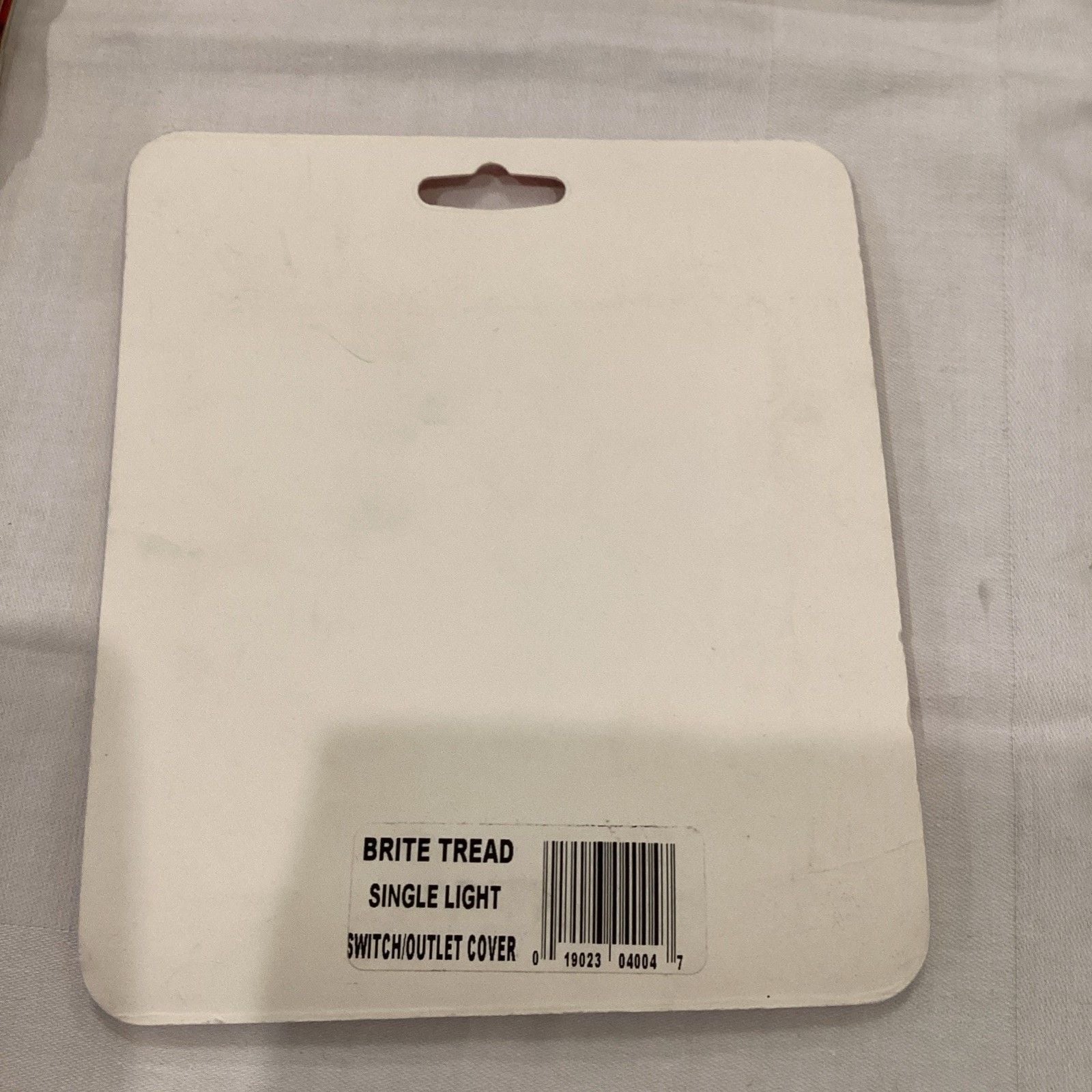 DEEZEE 04004 BRITE TREAD SWITCH AND OUTLET COVER NOS 4