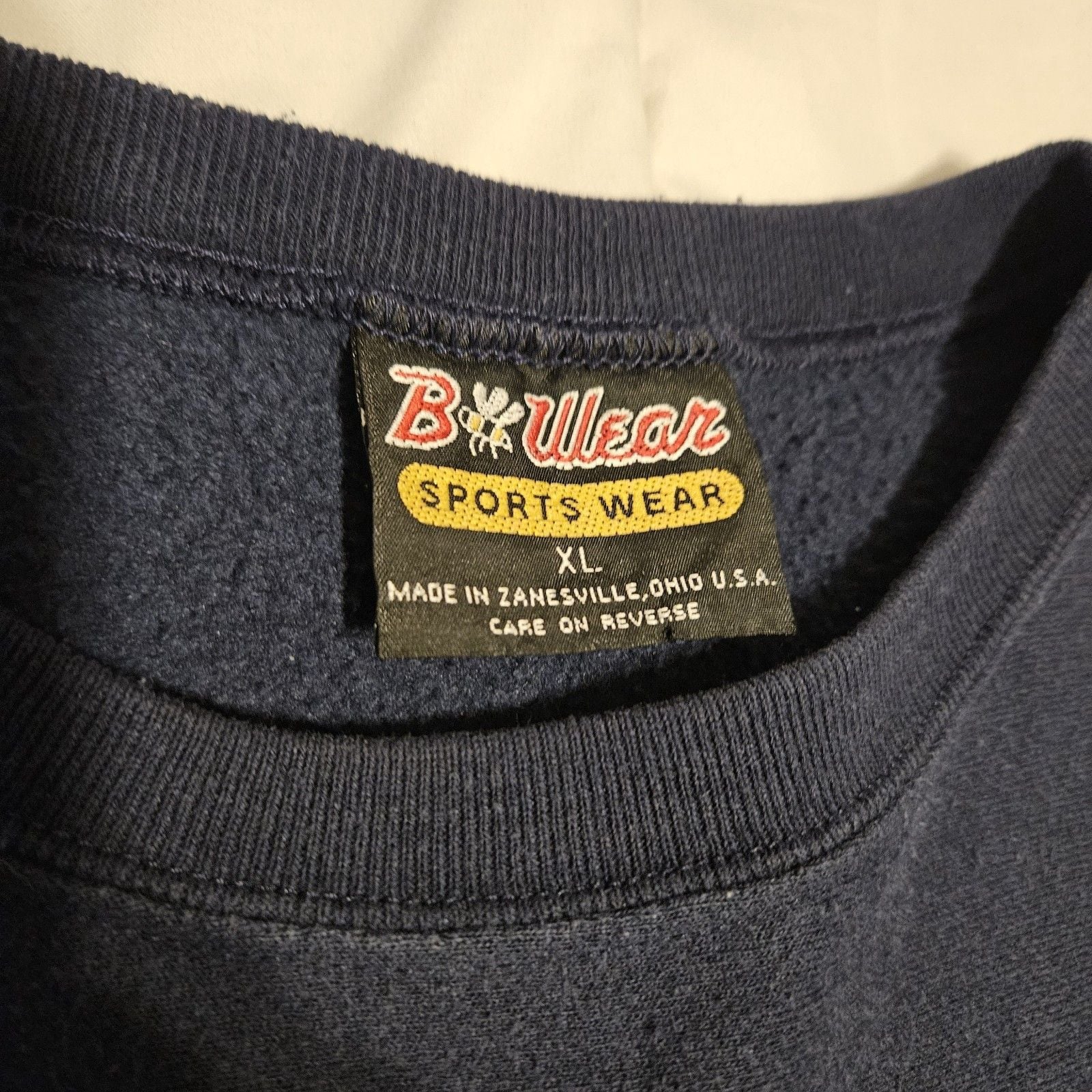 Bullseye Womans Navy Crewneck Tee Embroidered Nautical Graphic XL Pullover 4