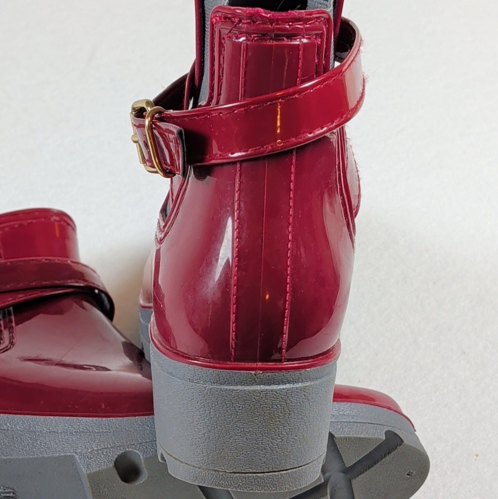 Women's Burgundy Chelsea Ankle Rain Boots Buckle Strap Rubber Lug Sole size 9 11