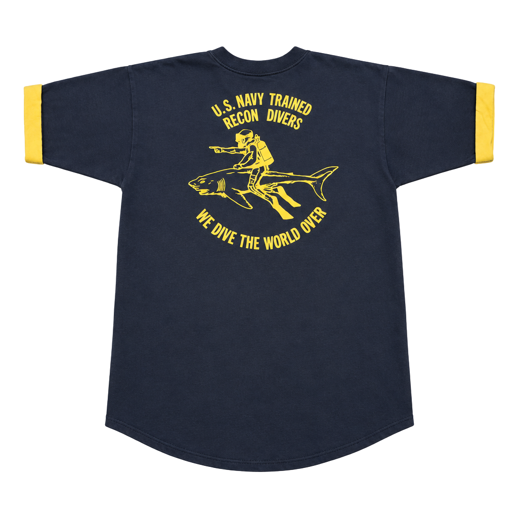 Vintage 90s US Navy Recon Divers Shark Graphic Tee Russell Athletic L USA 1