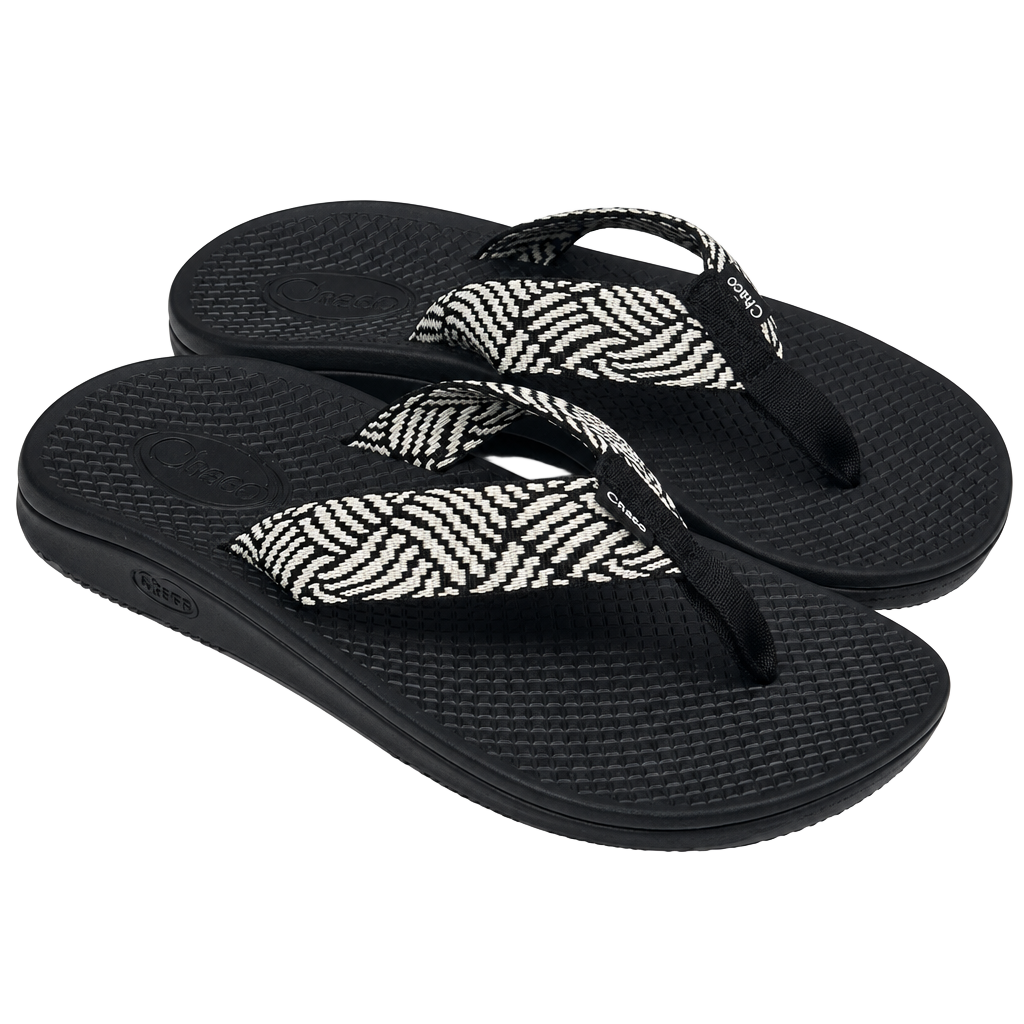 Chaco Classic Flip Flops Size 6 Everley Black White Sandals 1