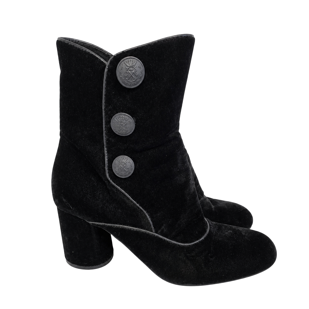 Velvet heel boots size 7.5
Halloween
Whimsigoth
Witch
Zip
Buttons
Victorian 1