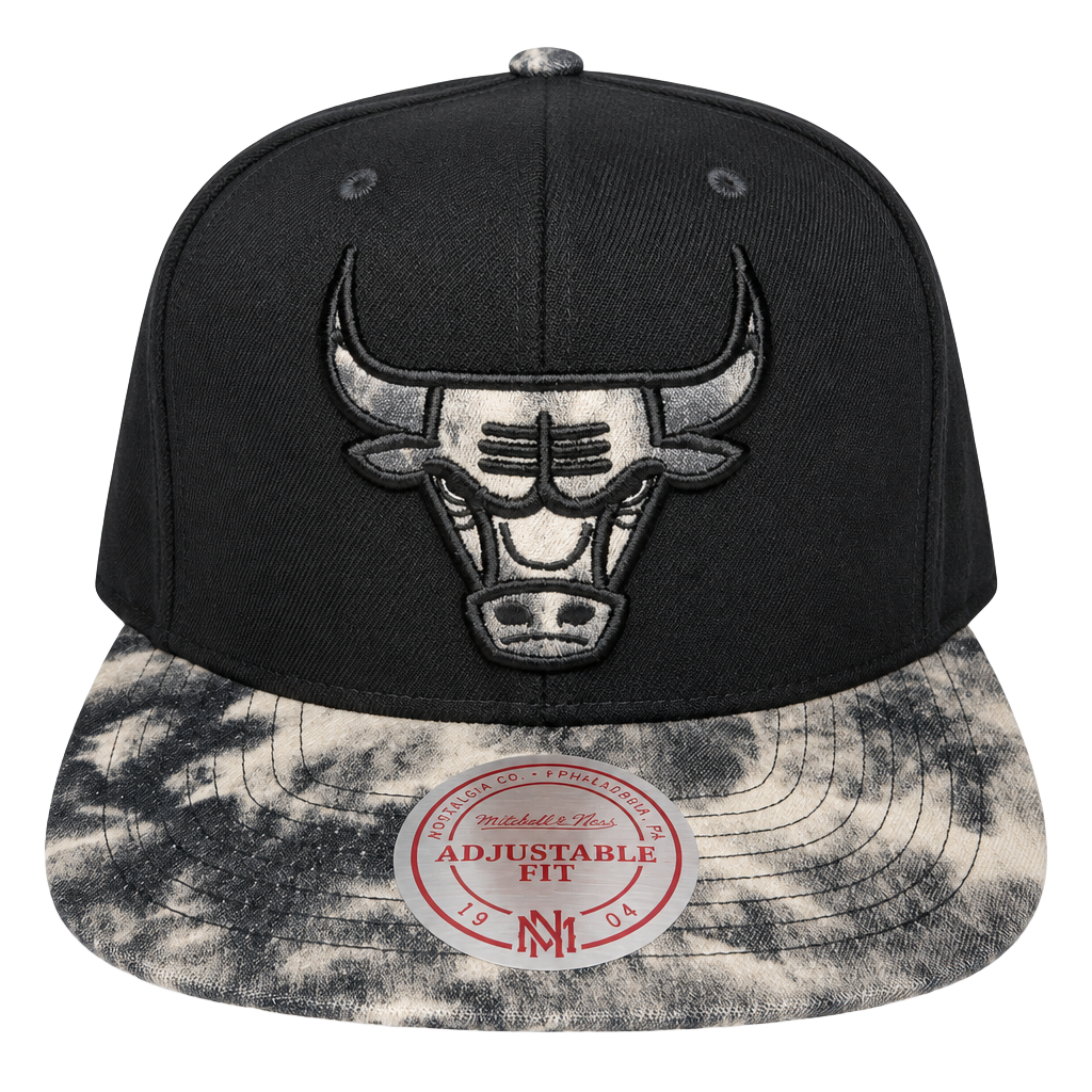 Mitchell & Ness Chicago Bulls Bleached Wash Snapback Hat 1