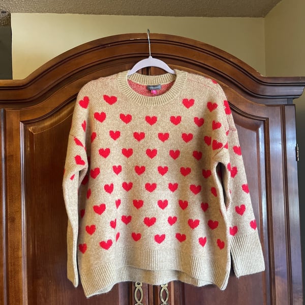 Vince Camuto Pink and Cream Heart Pattern Crew Neck Sweater