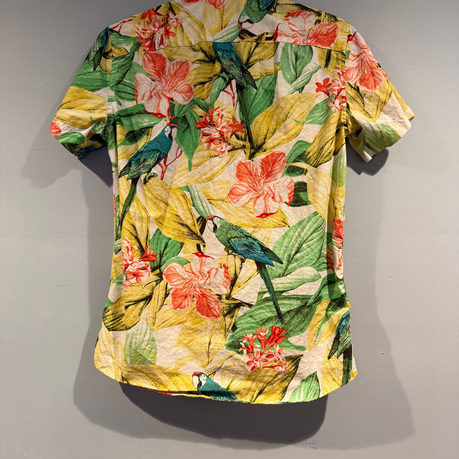 American Eagle Outfitters Seriously Soft Hawaiian Shirt – Parrot & Floral Print 2