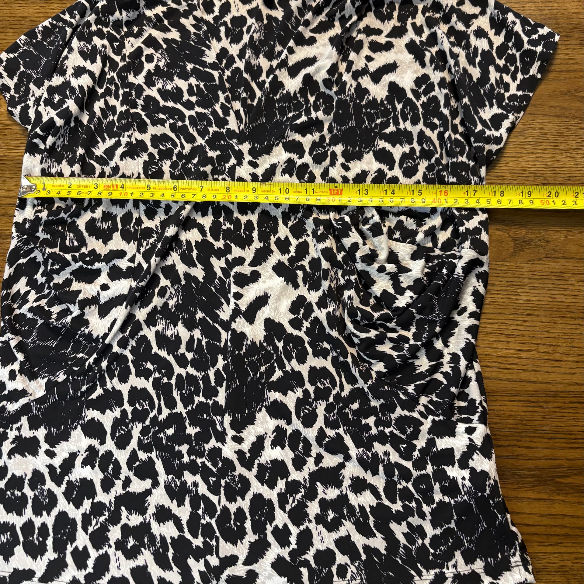 Chaus Black White Leopard Print Ruched Short Sleeve Top 3