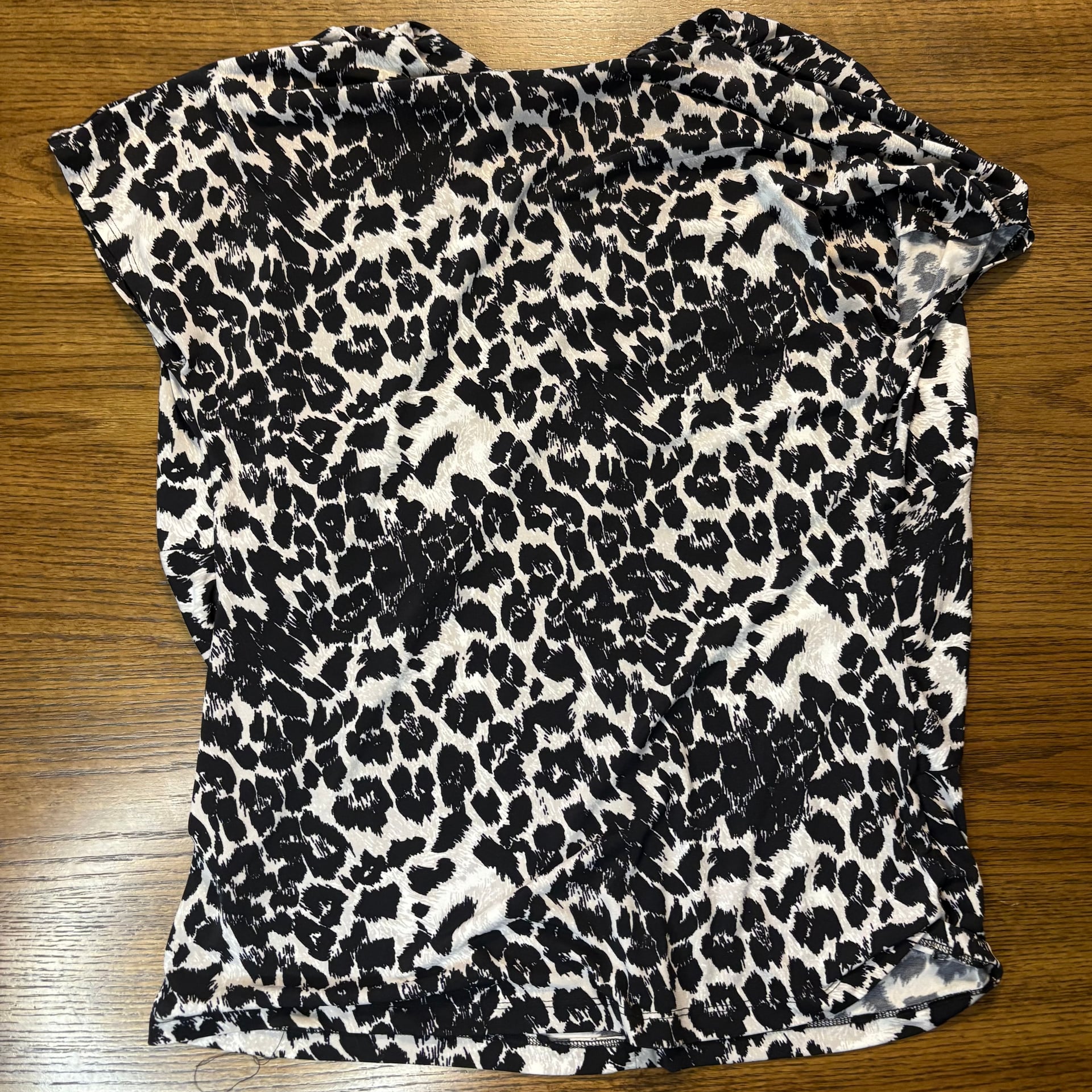 Chaus Black White Leopard Print Ruched Short Sleeve Top 7