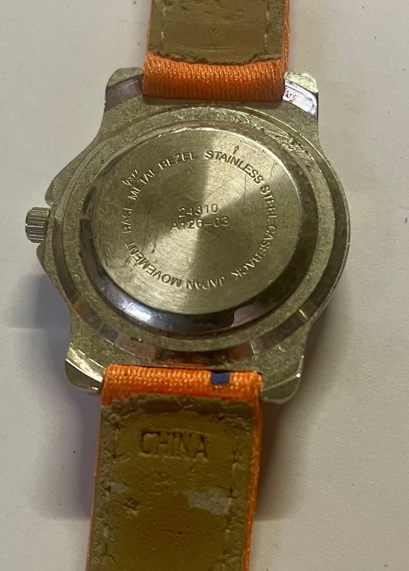 VTG Orange Watch with Navy stripe on band women/girls 4