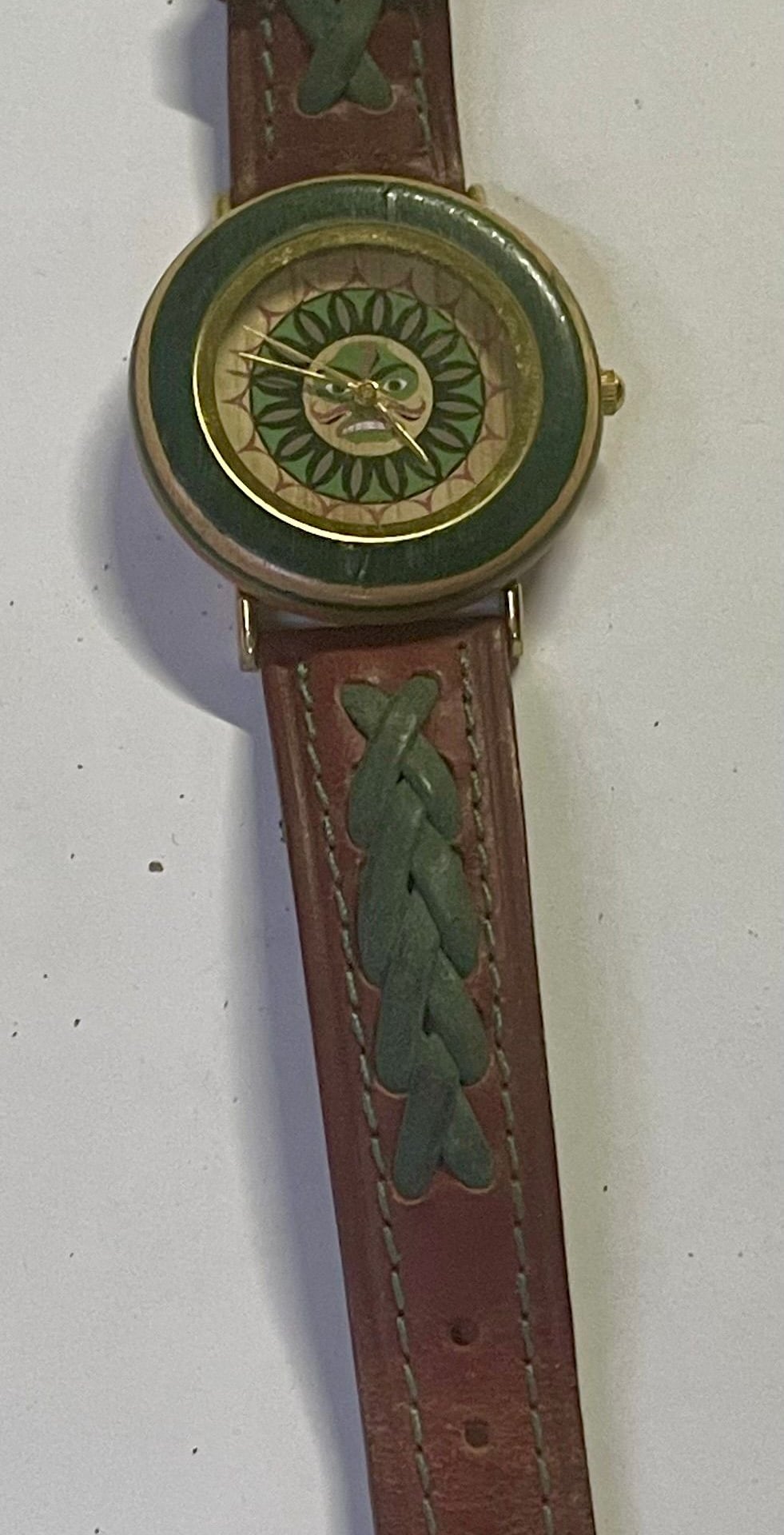 VTG Oscardo Japanese Sun Face Analog Watch, Green Laced Brown Leather Band 3