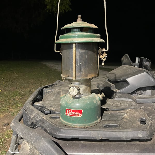 Vintage Coleman Model 220F Double Mantle Lantern