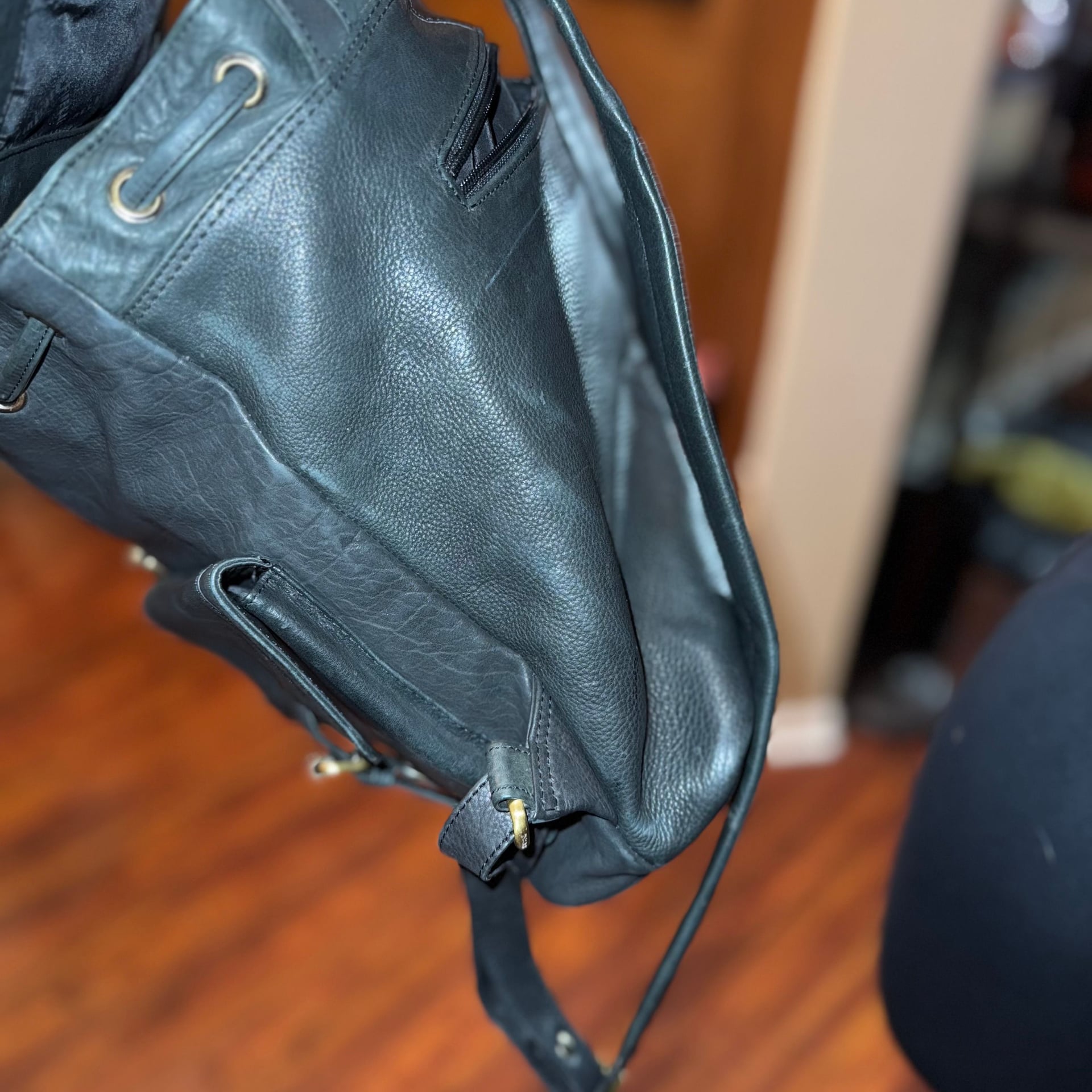 Finelaer Black Soft Leather Backpack 8
